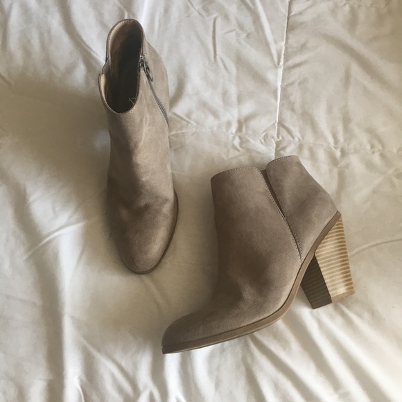 Banana republic heeled boots - Picture 2 of 3